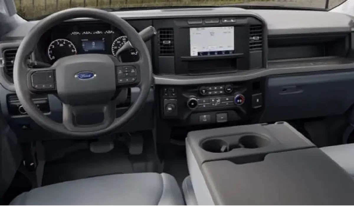 Ford - F-250 Super Duty Limited - Pick-up Truck Rentals Near me - Used Pick-up Truck Near me - Exclusive Concierge Club.webp